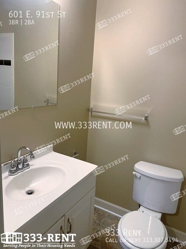 Building Photo - 601 E 91st St