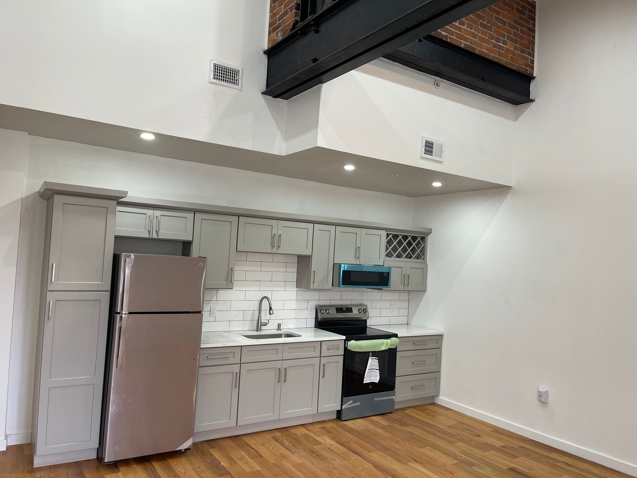 Building Photo - 711 Chew St