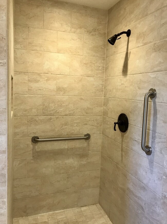 Building Photo - San Roque 3 Bedroom Townhouse - Available Late January