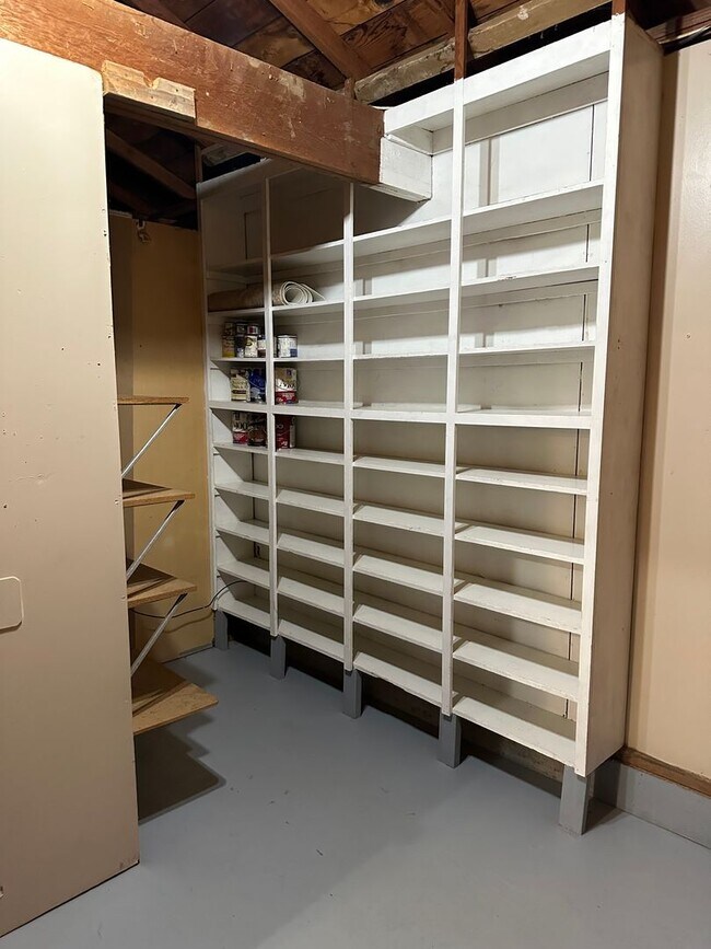 Building Photo - 4 bedroom, 1 bath Country Home for rent!  MOVE IN SPECIAL!