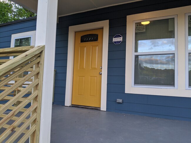 Building Photo - 2861 Forrest Hills Dr SW