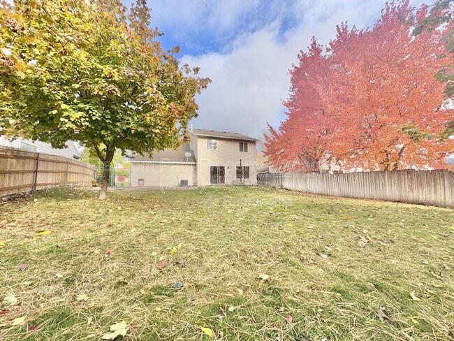 Building Photo - 1490 W Timor Ave