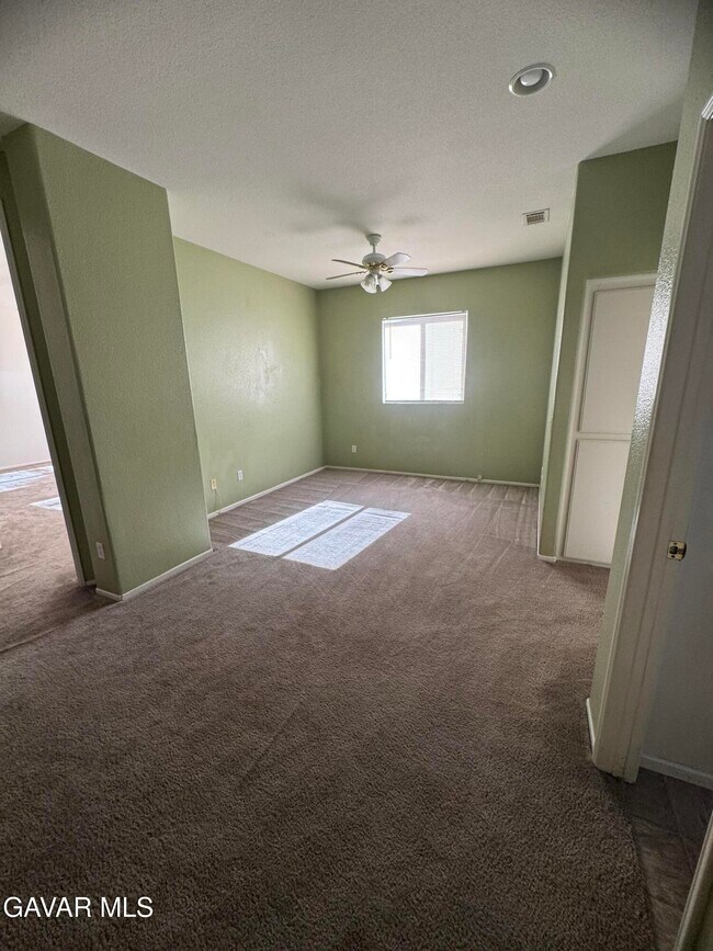 Building Photo - 39333 Bastille Ln