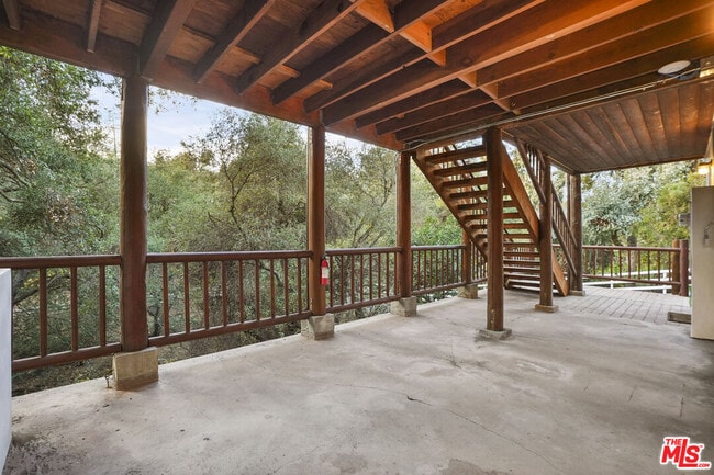 Building Photo - 373 Loftyhill Dr