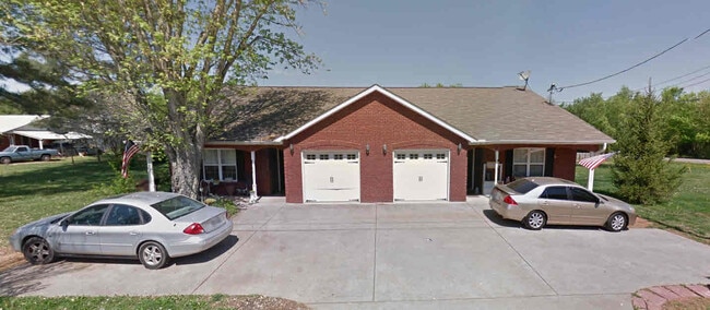 Building Photo - 3880 Simpson Rd E