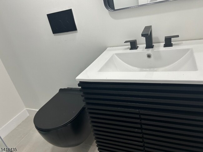 Building Photo - 437 Bramhall Ave