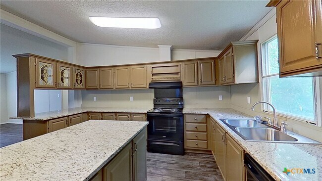 Building Photo - 100 Co Rd 194