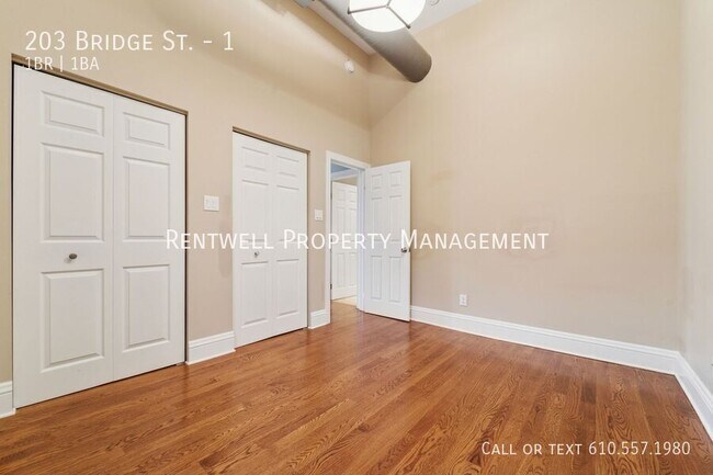 Building Photo - 203 Bridge St