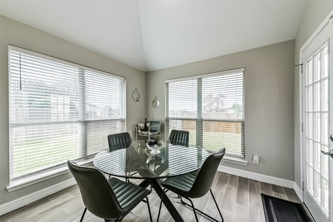 Building Photo - 10303 Stanbrook Dr