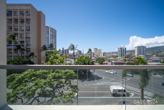 Building Photo - Clean 1BR/1BA/1PKG in Ala Wai Plaza Skyrise.
