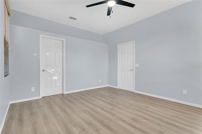 Building Photo - 8102 Country Run Pkwy