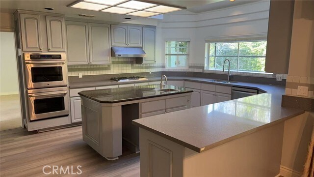 Building Photo - 11 E Rodell Pl