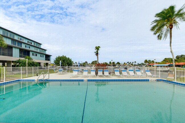 Building Photo - 12112 44th Ave W