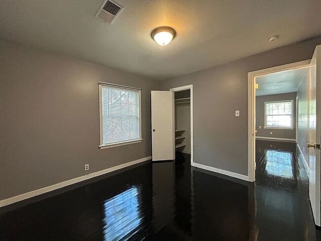 Building Photo - Beautiful 3 bedroom 2 bath home with views!
