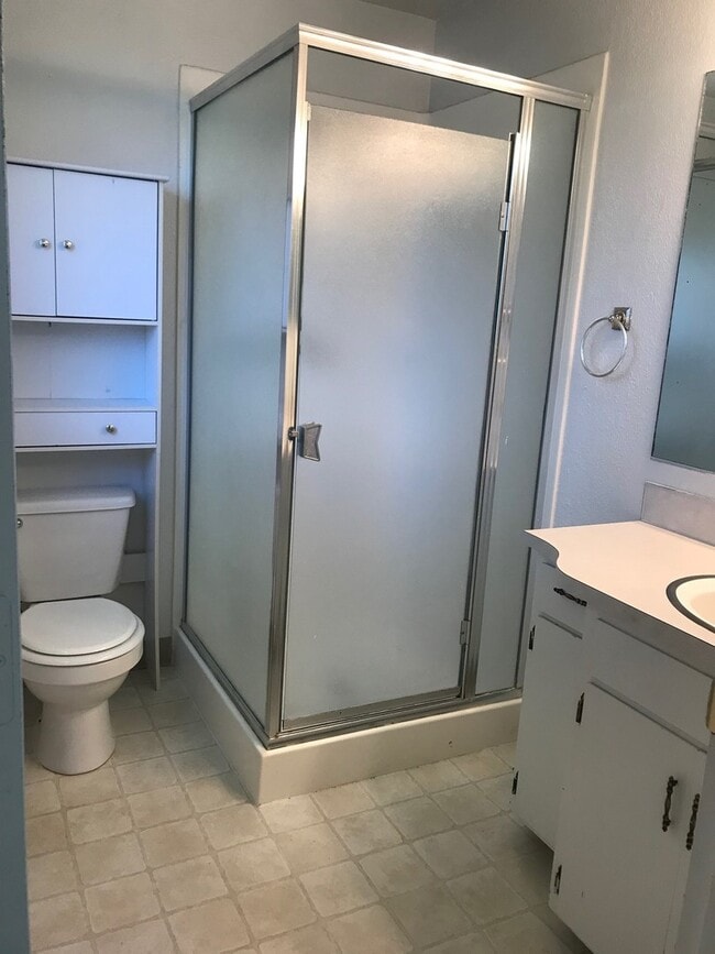 Building Photo - Charming 3 Bedroom, 2 Bathroom Home in Fer...