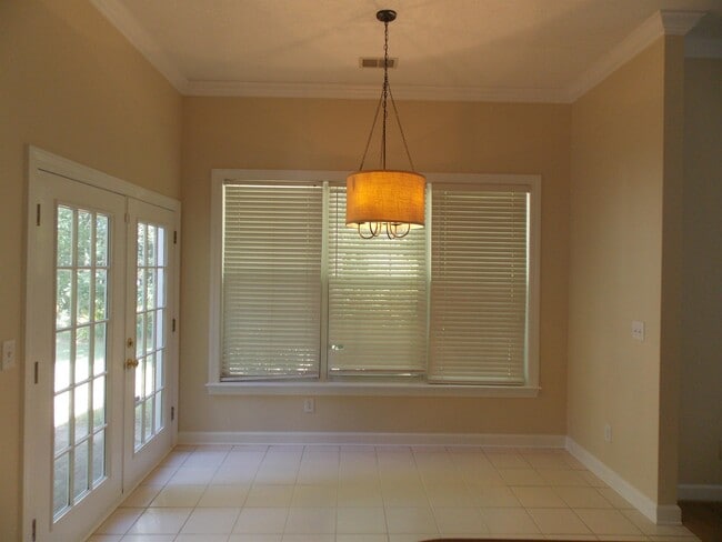 Building Photo - 1179 N Blackmoor Dr