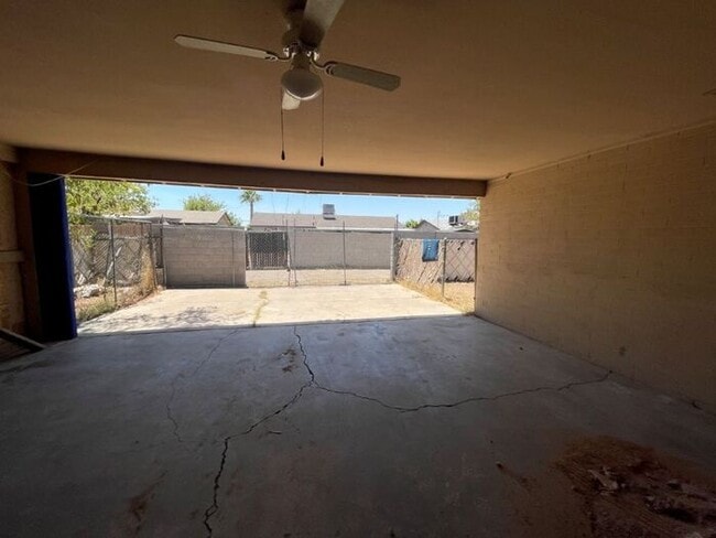 Building Photo - 1625 W Peoria Ave