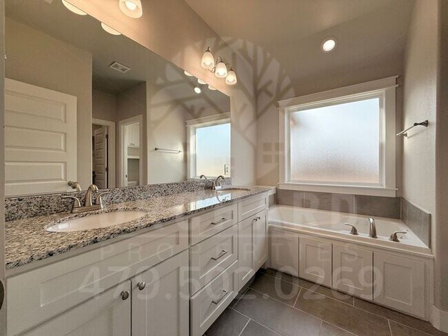 Building Photo - Single-Family Home- Stunning Kingston Plan