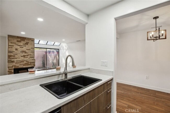Building Photo - 25761 Le Parc