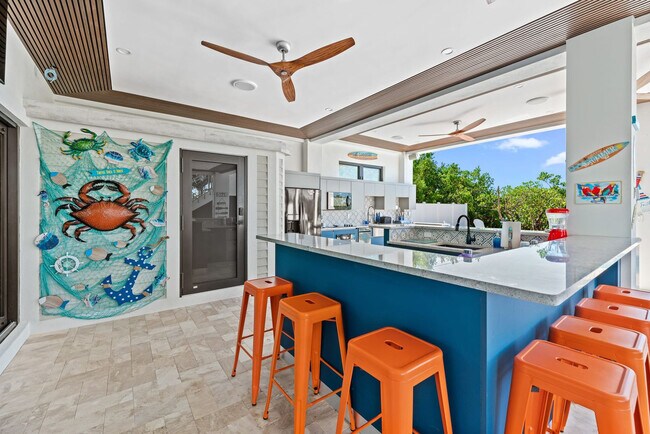 Building Photo - 247 Pescayo Ave