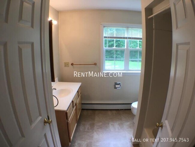 Building Photo - 706 Fuller Rd