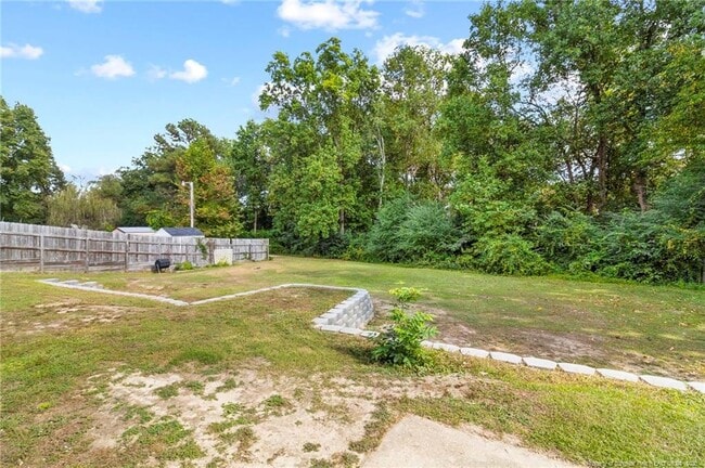 Building Photo - 2047 Birchcreft Dr