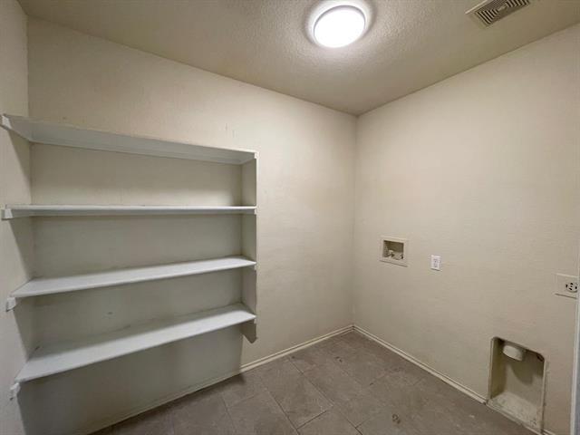 Building Photo - 1512 Queens Brook Ln