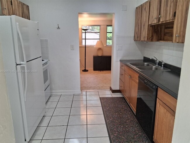 Building Photo - 6511 SW 63rd Ct