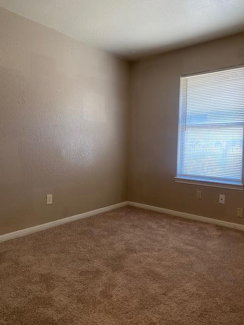 Building Photo - 902 Country Aire Dr