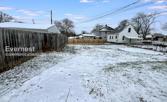 Building Photo - 2432 Steele Ave