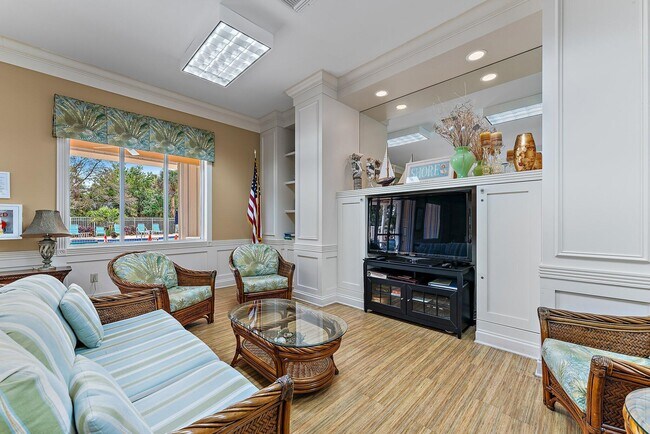 Building Photo - 9083 SE Hawks Nest Ct