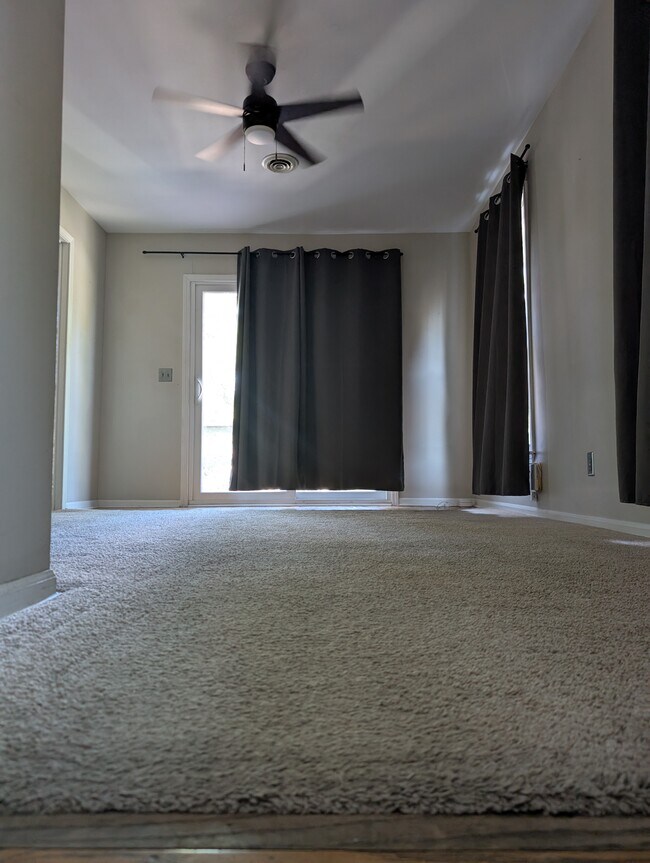 bedroom 2 - 3158 Oak St