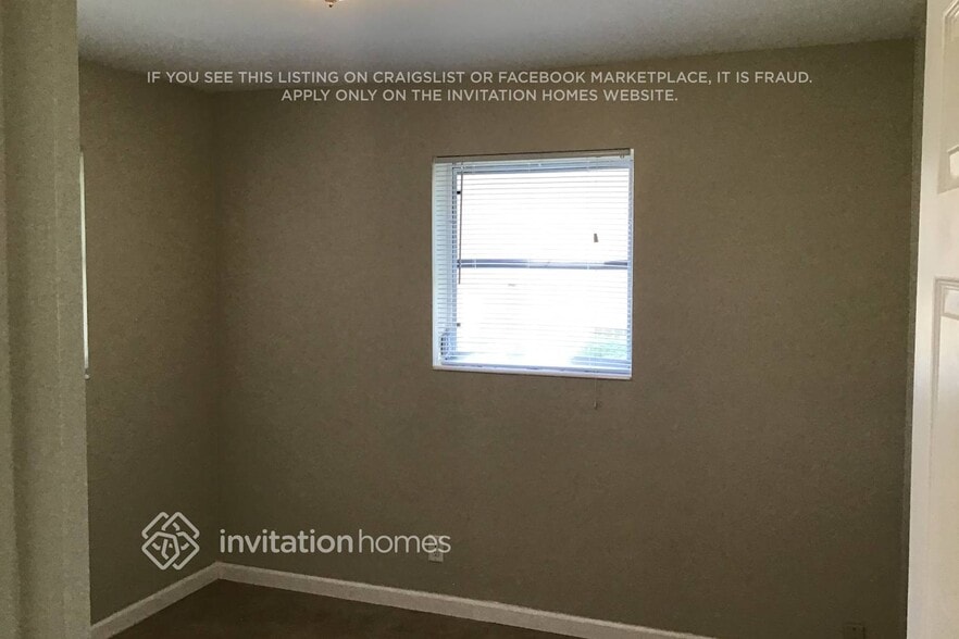 Building Photo - 5650 SW 54th Ct