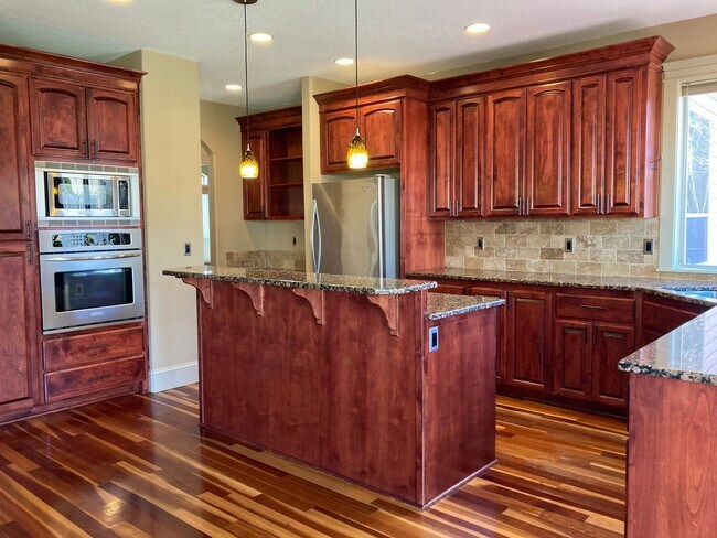 Building Photo - West Meadows Estate 2-Story Home in Salem