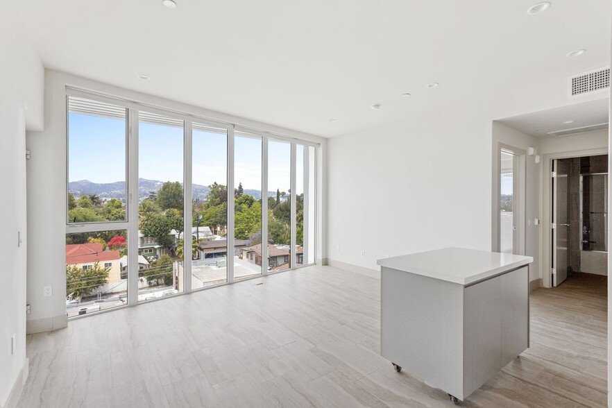 Interior Photo - La Vida Melrose