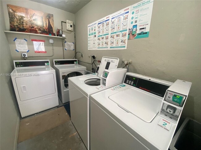 Building Photo - 913 NE 17th St