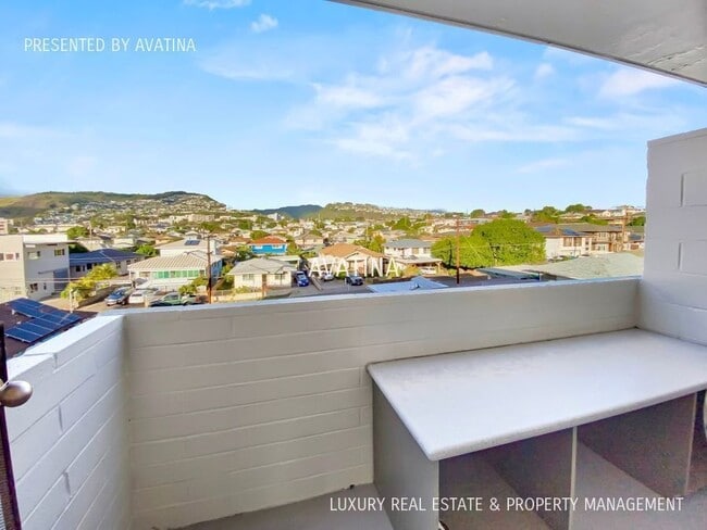 Building Photo - 837 Kapahulu Ave