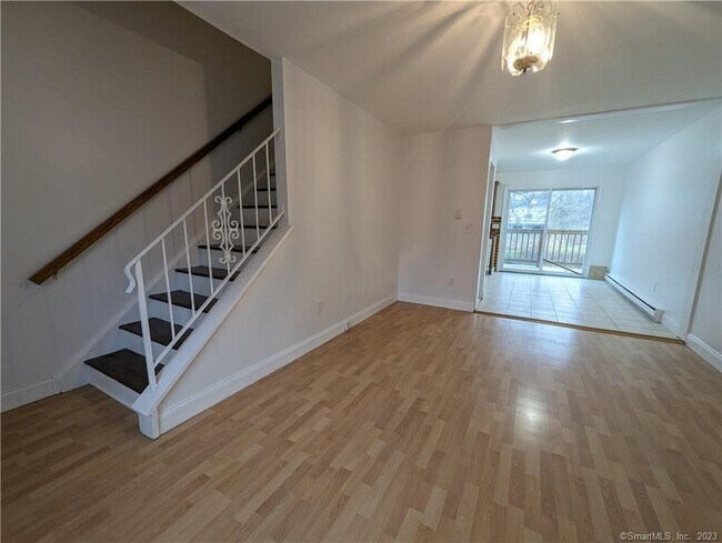 Building Photo - 10 Scuppo Rd