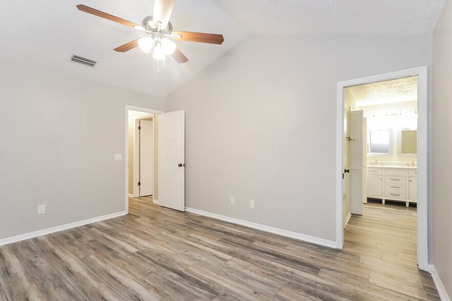 Building Photo - 10314 Ashley Oaks Dr