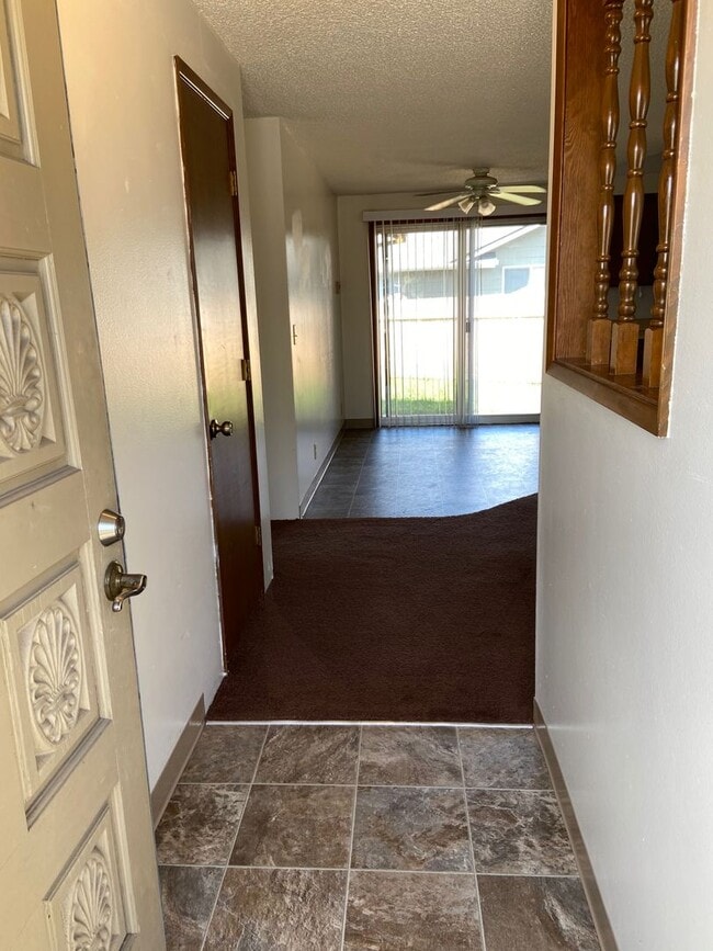 Building Photo - WarP01