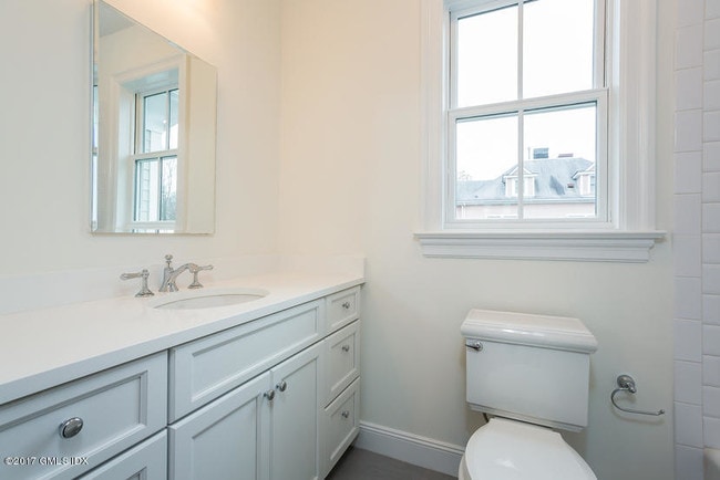 Building Photo - 52 Brookside Dr