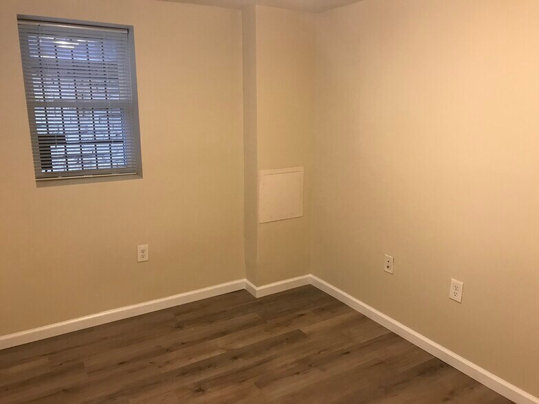 Rear bedroom - 1448 Newton St NW