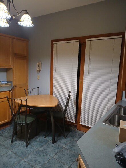 Building Photo - 315 Boyden St