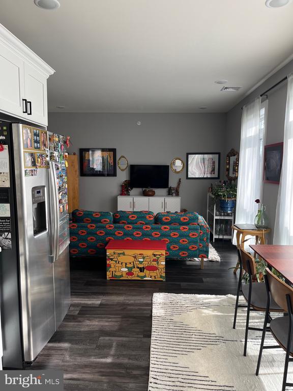 Building Photo - 4001 Ridge Ave