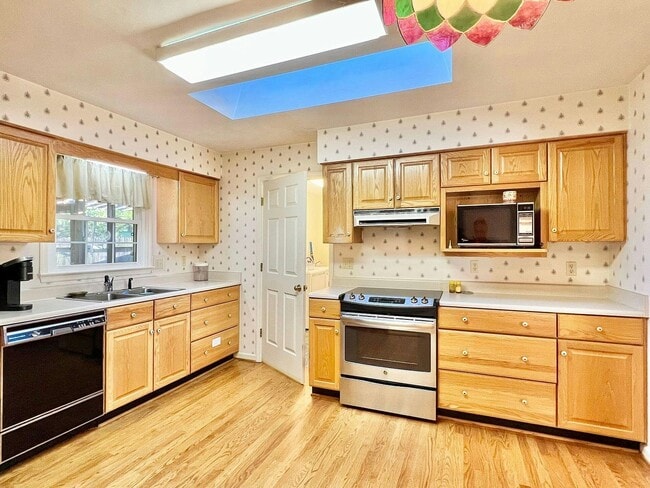 Building Photo - 4946 Appletree Dr