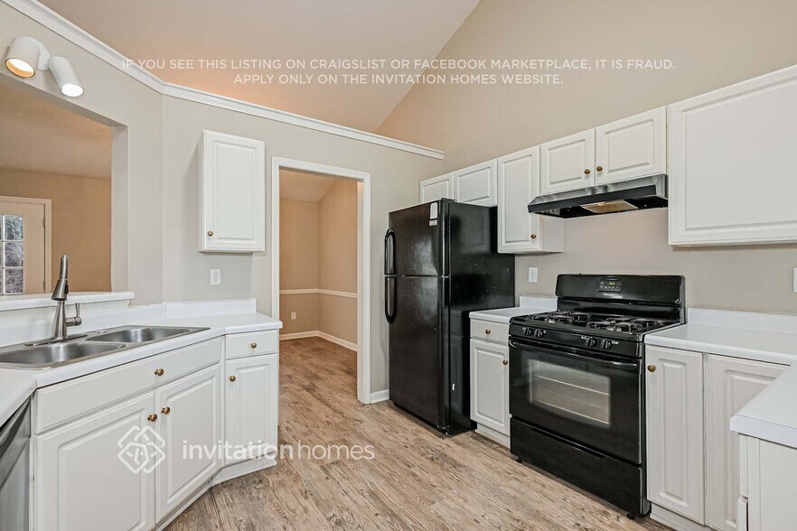 Building Photo - 805 Avalon Forest Dr NW