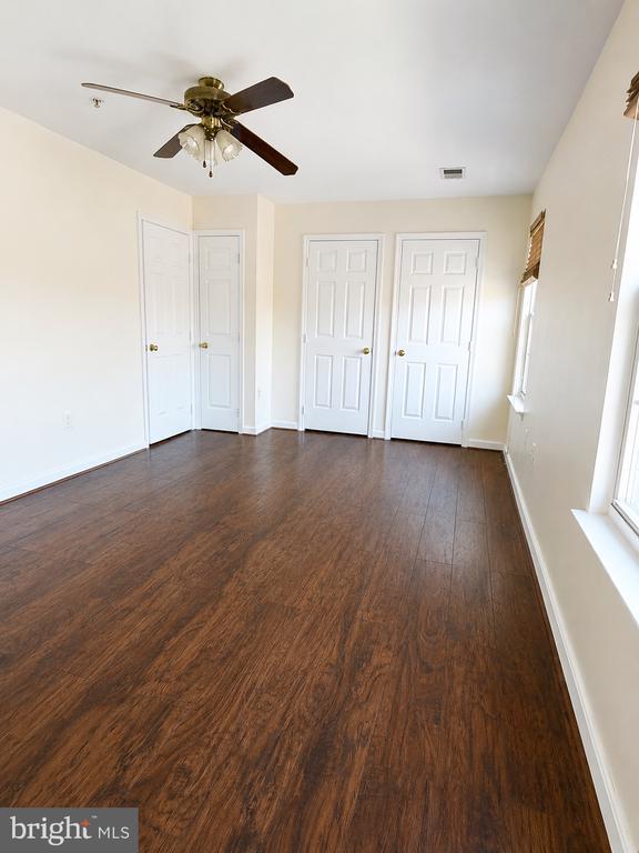 Building Photo - 8809 Francisco Ct