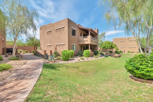 Building Photo - Beautiful 2-Bedroom Condo in Prime Scottsd...