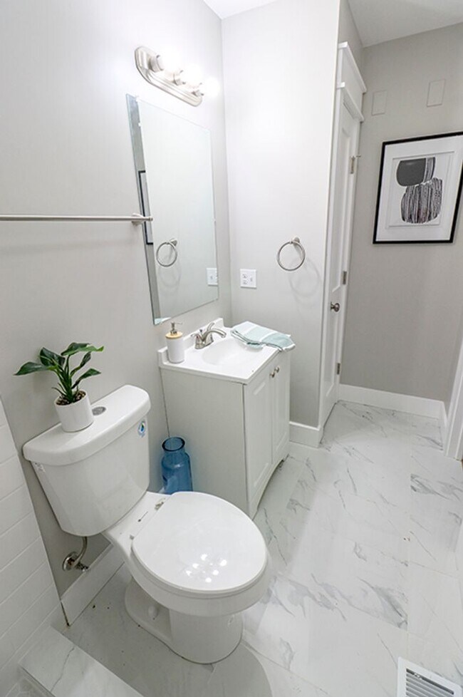 Building Photo - 3 bedroom, 2 bathroom home available in La Grange; Oldham County School District!