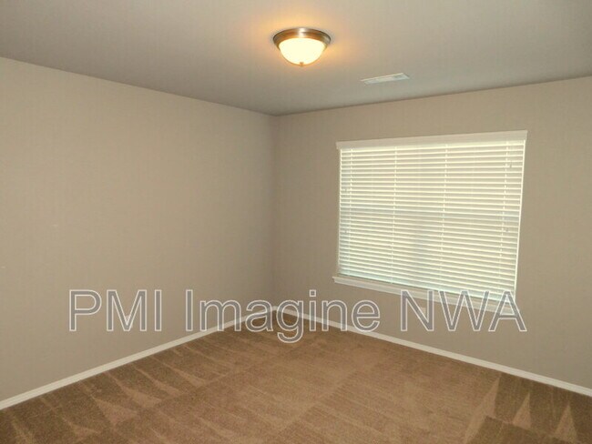 Building Photo - 1142 S Gentle Valley Dr